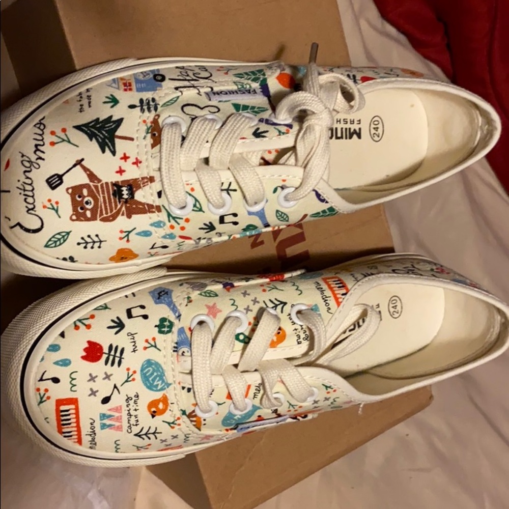 Sneakers